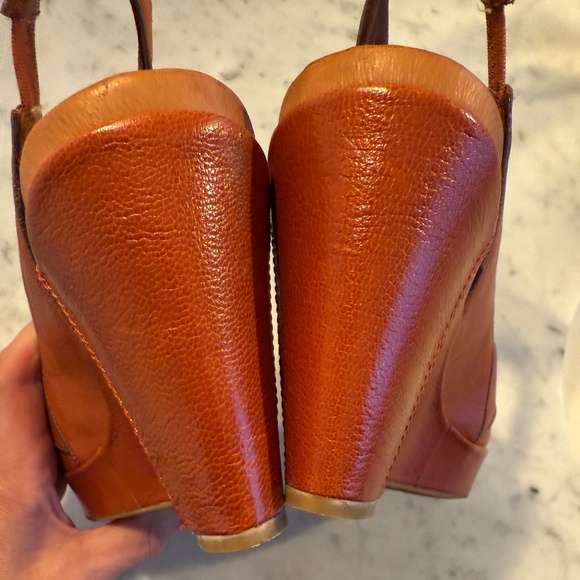 Kenneth Cole  Gentle Souls Leather Slingback Wedge Sz 10 - Runs Large - Picture 4 of 7